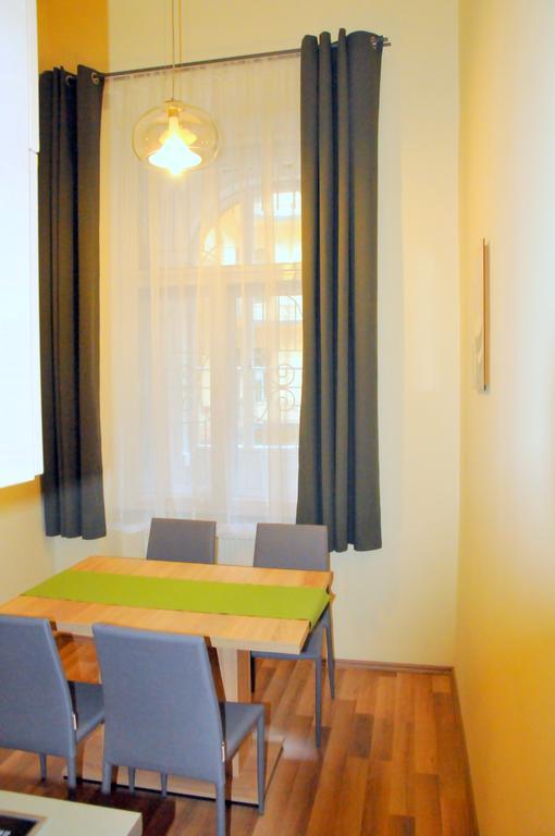 Frank & Fang Apartments บูดาเปสต์ ภายนอก รูปภาพ