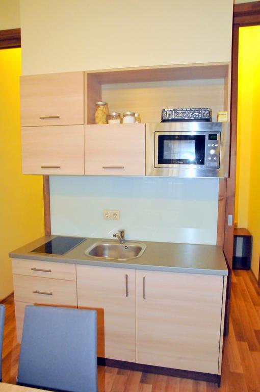 Frank & Fang Apartments บูดาเปสต์ ภายนอก รูปภาพ