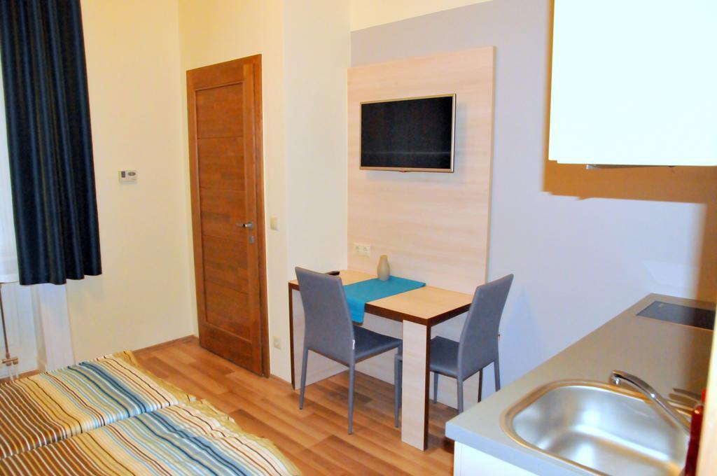 Frank & Fang Apartments บูดาเปสต์ ภายนอก รูปภาพ
